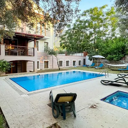 Cem Luxury - Private Pool - Oludeniz, ヴィラ
